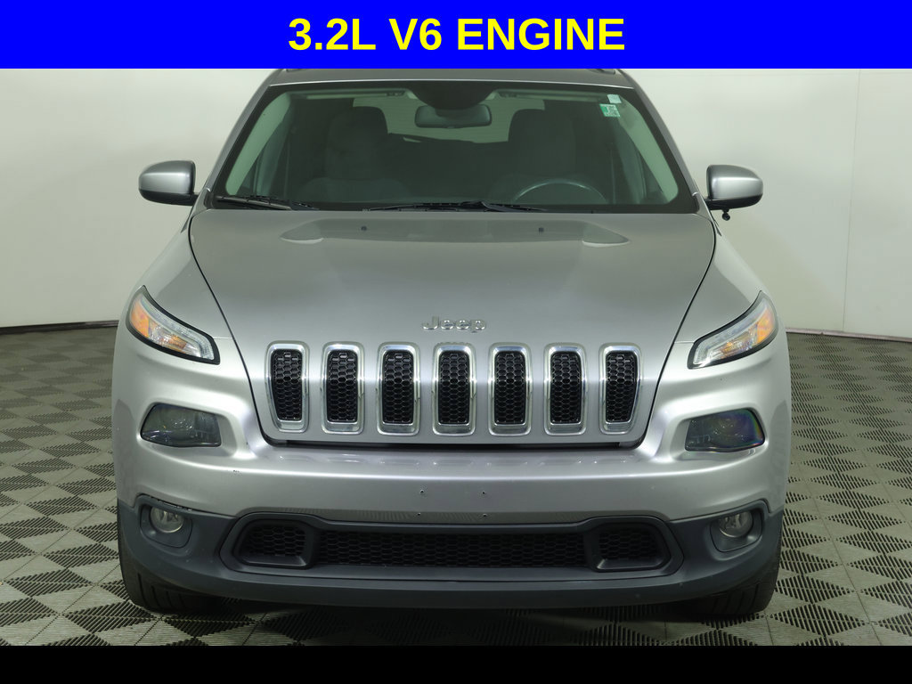 Used 2017 Jeep Cherokee Latitude AWD/4WD image 5