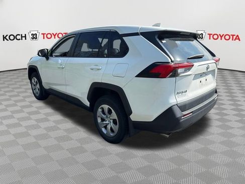 Used 2022 Toyota RAV4 LE AWD/4WD image 6
