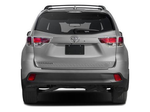 Used 2016 Toyota Highlander XLE FWD image 5