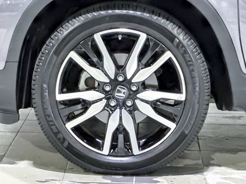 Certified 2019 Honda Pilot Touring image 11