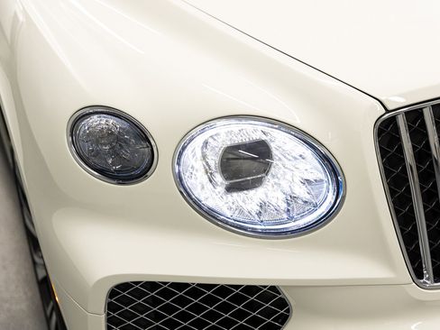New 2026 Bentley Bentayga AWD/4WD image 11