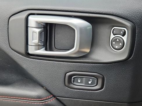 Used 2018 Jeep Wrangler Unlimited Rubicon image 32