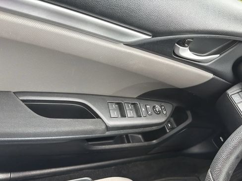 Used 2019 Honda Civic LX image 21