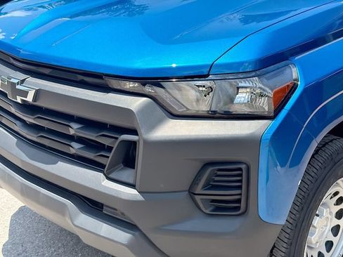 Used 2023 Chevrolet Colorado W/T w/ Technology Package RWD image 9