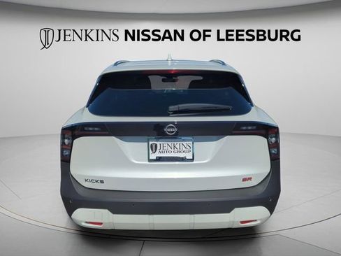Certified 2025 Nissan Kicks SR FWD image 7