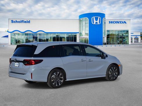 New 2026 Honda Odyssey Elite image 3