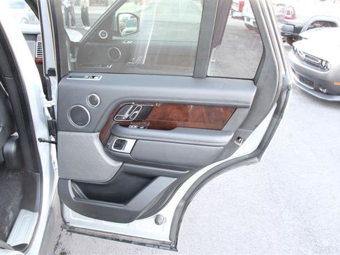 Used 2020 Land Rover Range Rover HSE image 16
