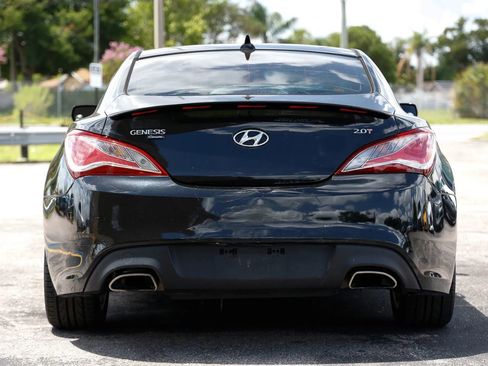 Used 2010 Hyundai Genesis 2.0T RWD image 5
