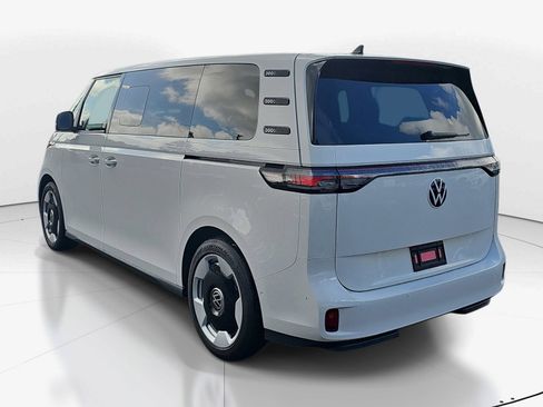 Used 2025 Volkswagen ID. Buzz Pro S RWD image 5