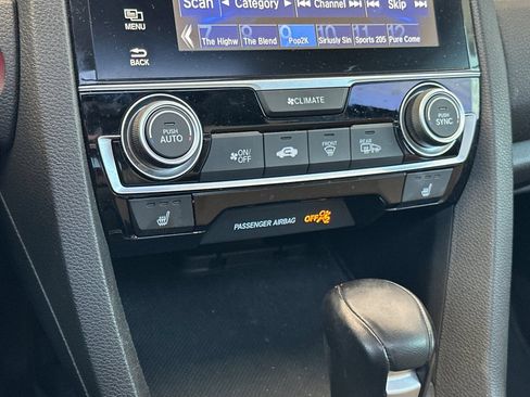 Used 2016 Honda Civic Touring image 18