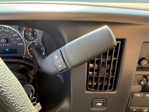 New 2025 Chevrolet Express 2500 image 12