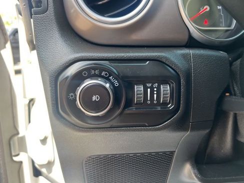 Used 2020 Jeep Wrangler Unlimited Rubicon w/ Dual Top Group AWD/4WD image 21