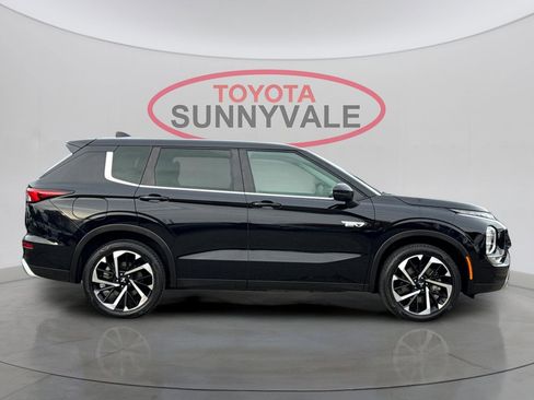 Used 2023 Mitsubishi Outlander SE image 9