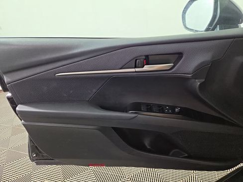 Used 2025 Toyota Camry SE FWD image 29