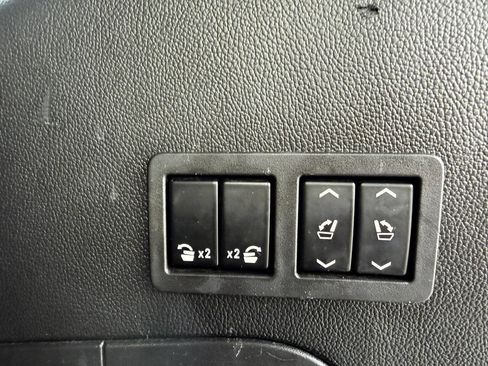 Used 2015 Chevrolet Tahoe LTZ image 49