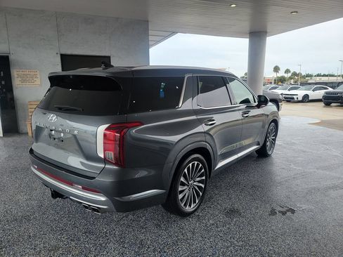 Used 2024 Hyundai Palisade Calligraphy FWD image 5