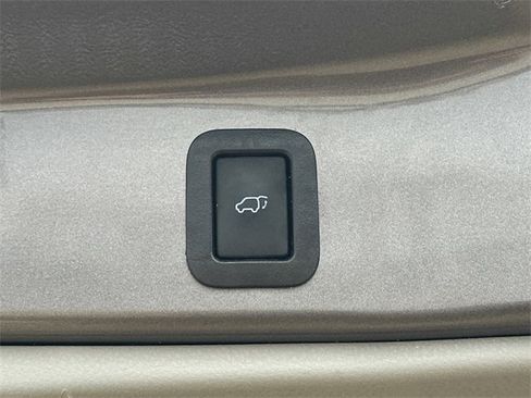 Used 2019 Toyota Highlander XLE image 7