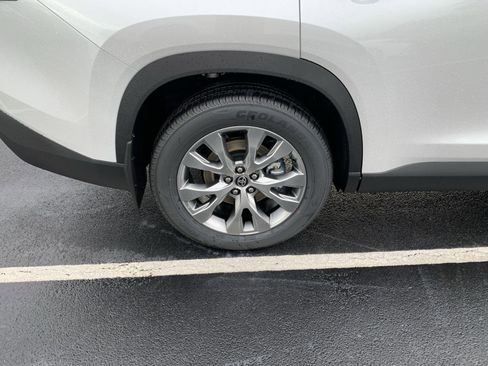 New 2024 Toyota Grand Highlander Limited image 11