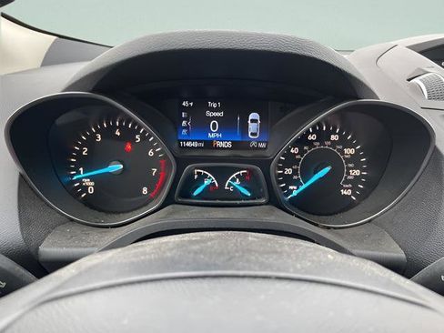 Used 2018 Ford Escape SE w/ SE Sport Appearance Package image 9