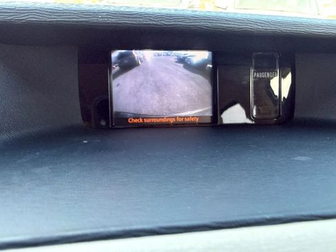 Used 2012 Toyota Sienna LE image 28