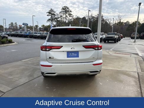 Used 2022 Mitsubishi Outlander SE image 6