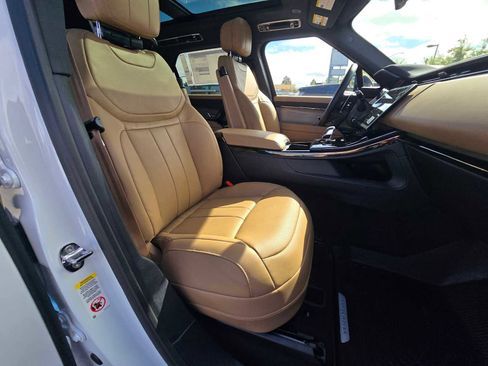 New 2026 Land Rover Range Rover Sport SE image 11