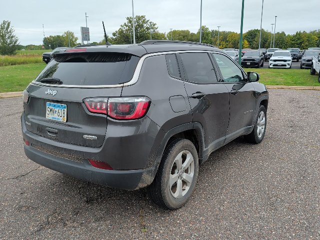 Used 2018 Jeep Compass Latitude w/ Cold Weather Group AWD/4WD image 13