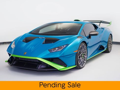 Used 2022 Lamborghini Huracan STO RWD image 2