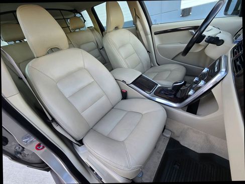 Used 2016 Volvo XC70 T5 Premier image 20