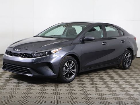 Used 2023 Kia Forte LXS w/ LXS Technology Package image 7