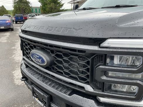 Used 2023 Ford F250 Lariat w/ Lariat Ultimate Package AWD/4WD image 27