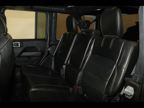Used 2023 Jeep Wrangler Unlimited Sahara w/ Cold Weather Group AWD/4WD image 26