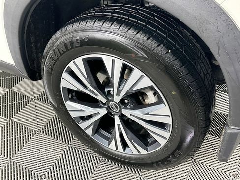 Certified 2021 Nissan Rogue SV image 36