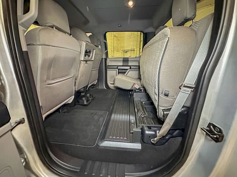 Used 2019 Ford F250 XLT w/ Snow Plow Prep Package image 29