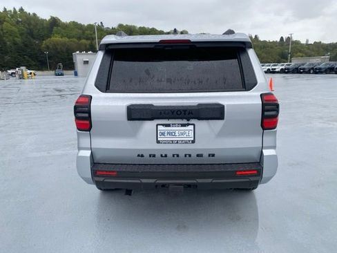 New 2026 Toyota 4Runner SR5 image 9