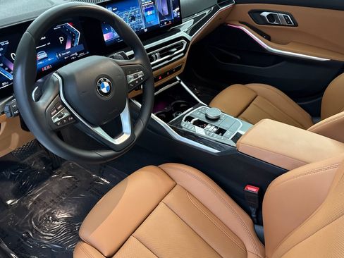 Used 2023 BMW 330i Sedan w/ Parking Assistance Package RWD image 4