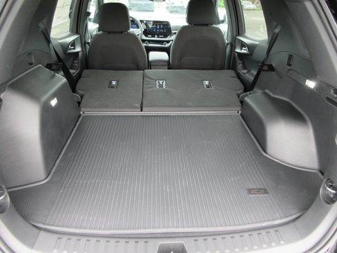 New 2026 Chevrolet Equinox LT w/ Safety and Technology Package FWD image 10