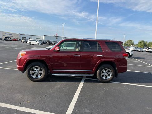 Used 2013 Toyota 4Runner SR5 w/ Premium Pkg AWD/4WD image 3