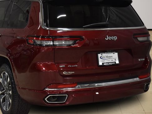 Used 2022 Jeep Grand Cherokee L Overland w/ Luxury Tech Group IV AWD/4WD image 38