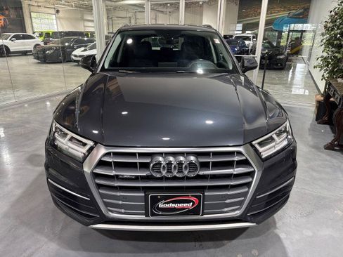 Used 2019 Audi Q5 2.0T Premium Plus w/ Premium Plus Package AWD/4WD image 2