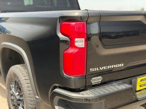 Used 2024 Chevrolet Silverado 3500 High Country w/ High Country Premium Package AWD/4WD image 9