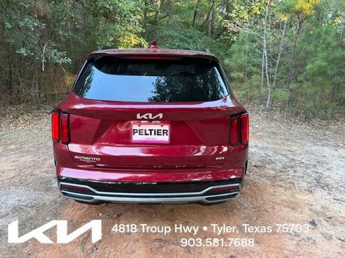 Certified 2023 Kia Sorento SX AWD/4WD image 10