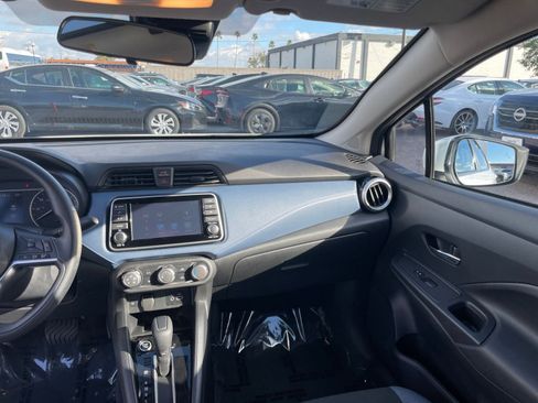 Used 2025 Nissan Versa SV image 34