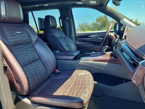 Used 2022 Cadillac Escalade Sport Platinum w/ LPO, ONYX Package image 21