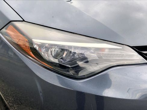 Used 2018 Toyota Corolla LE FWD image 27