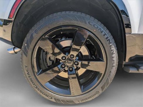 New 2026 Land Rover Defender 110 V8 image 10