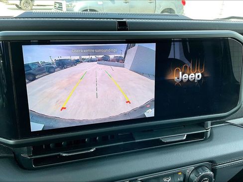 Used 2025 Jeep Wrangler Unlimited Rubicon 4xe w/ Convenience Group image 25