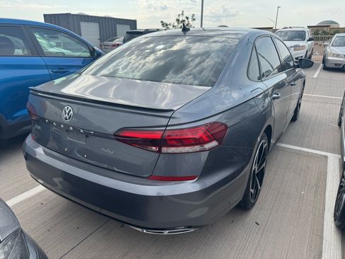 Used 2021 Volkswagen Passat 2.0T R-Line FWD image 4