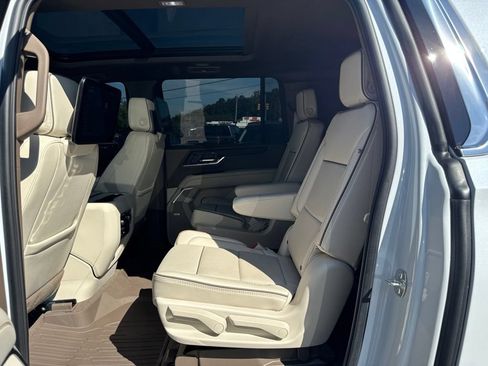 Used 2026 GMC Yukon XL Denali w/ Denali Reserve Package AWD/4WD image 27