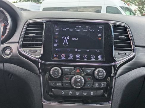 Used 2020 Jeep Grand Cherokee Altitude RWD image 20
